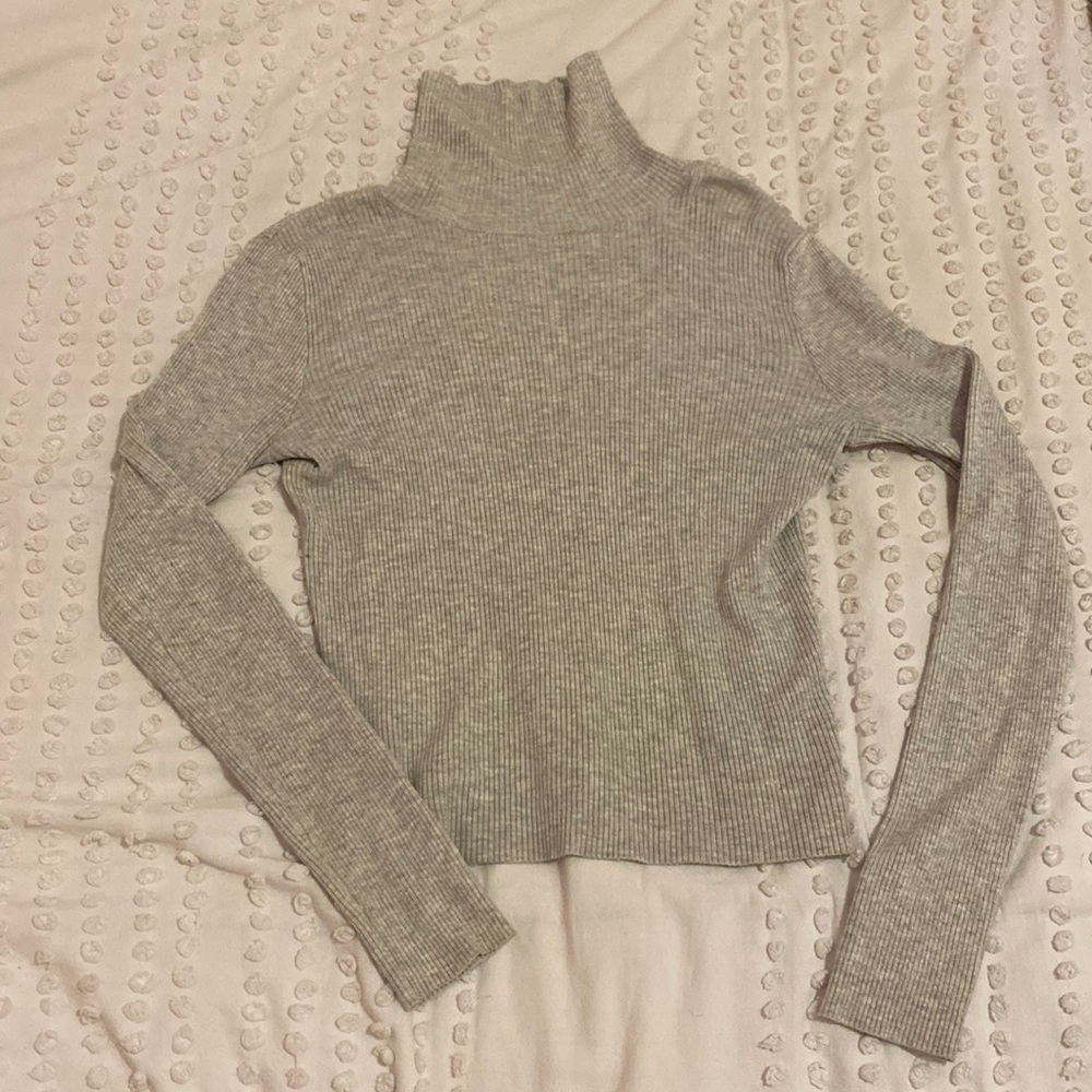 Brandy Melville grey turtle neck (one size)